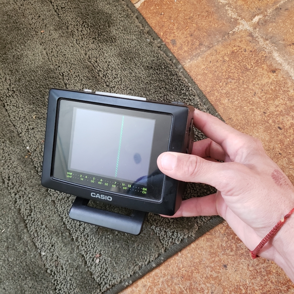 Vintage Casio portable TV - Picture 3 of 6